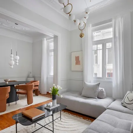 Acropolis 3br 9ppl 10 Minutes Metro&museum * Athens