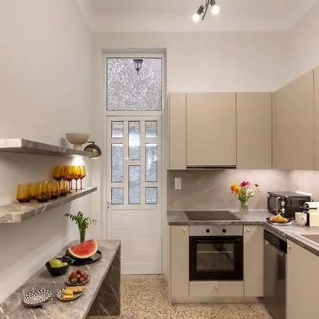 Acropolis 3br 9ppl 10 Minutes Metro&museum * Athens